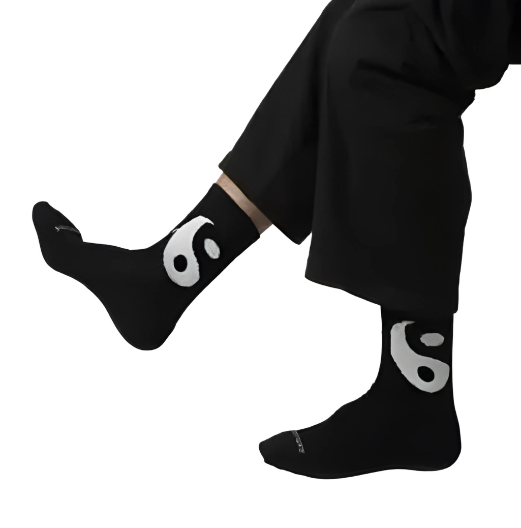 3Feathers Balance Design Cotton High Ankle Socks Free Size Fits 38-44 for Unisex - Black & White