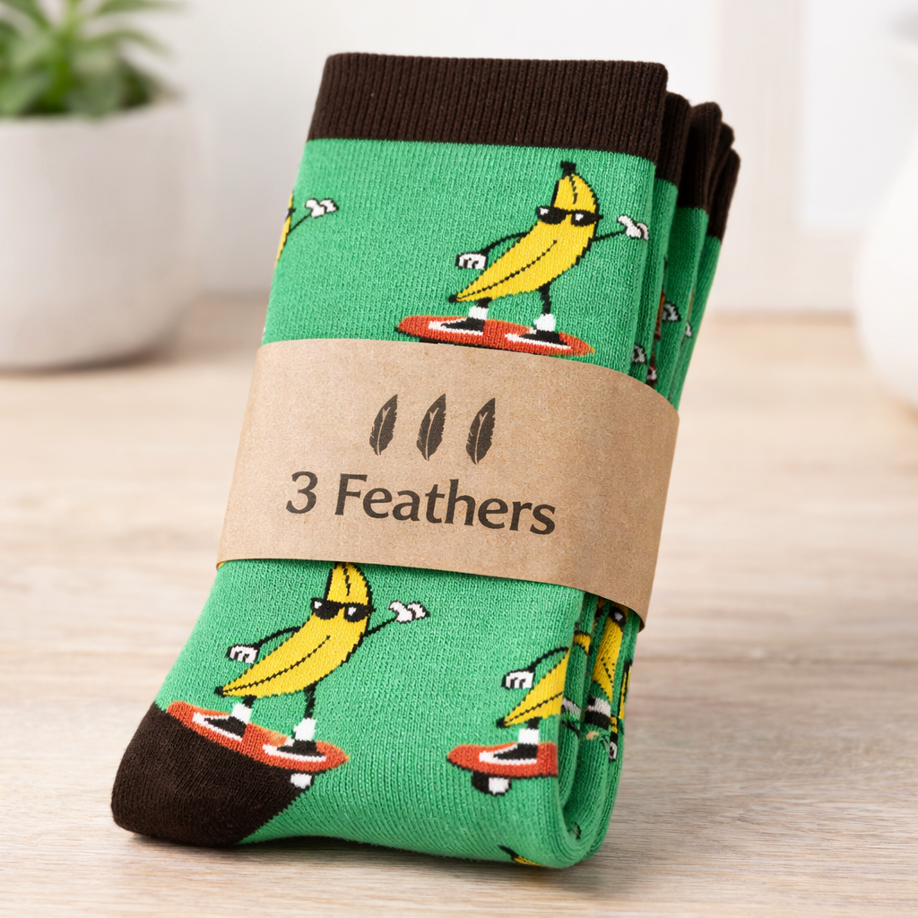 3 Feathers Go Bananas Design Cotton Long Socks Free Size Fits 38-44 for Unisex - Green